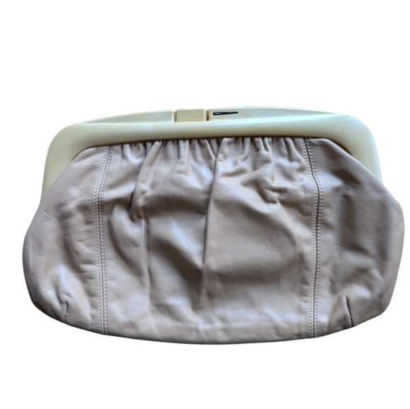 😃Vintage cream leather clutch - Picture 2 of 6
